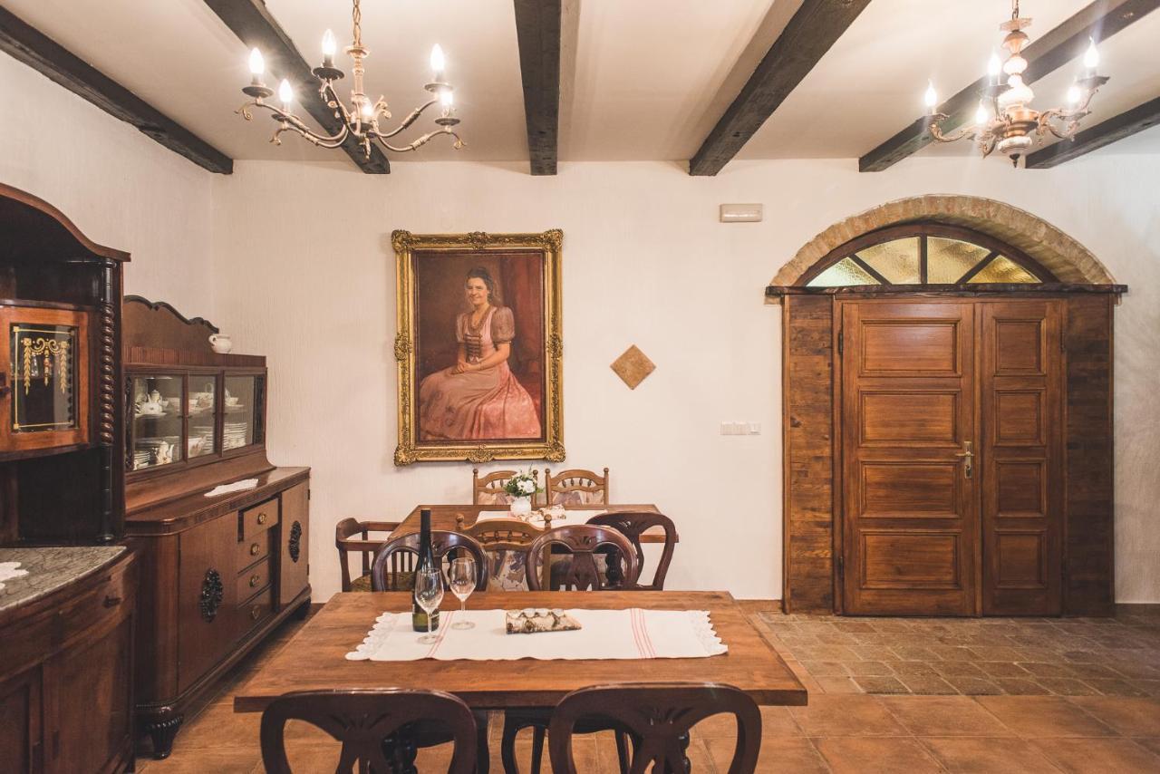 Tri Mudraca Inn Karanac エクステリア 写真