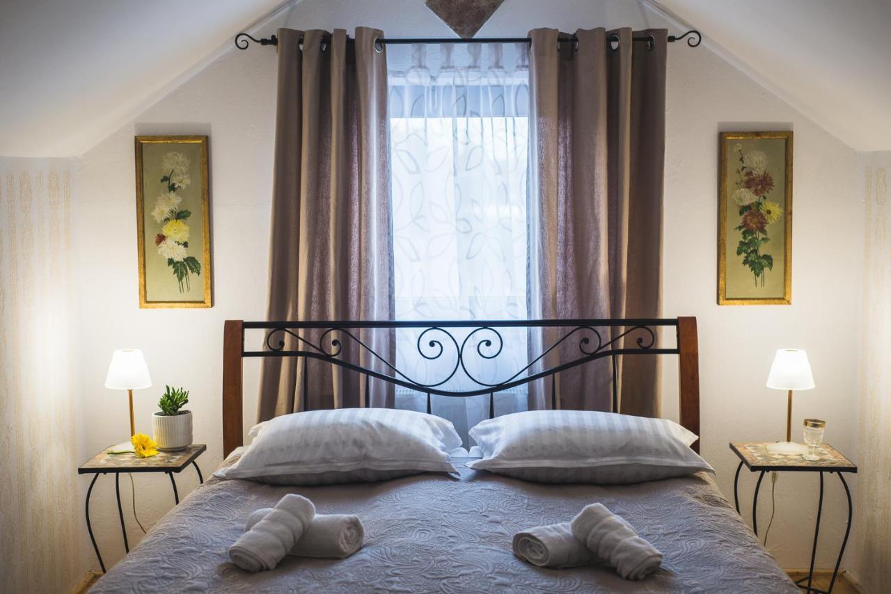 Tri Mudraca Inn Karanac エクステリア 写真