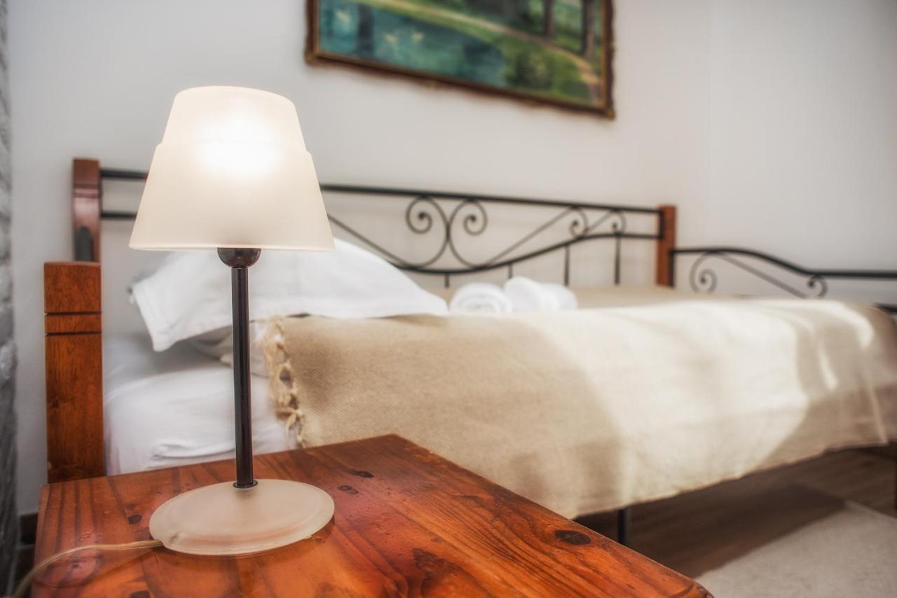 Tri Mudraca Inn Karanac エクステリア 写真