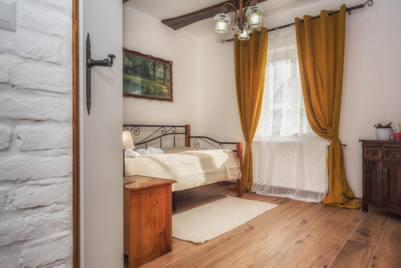 Tri Mudraca Inn Karanac エクステリア 写真
