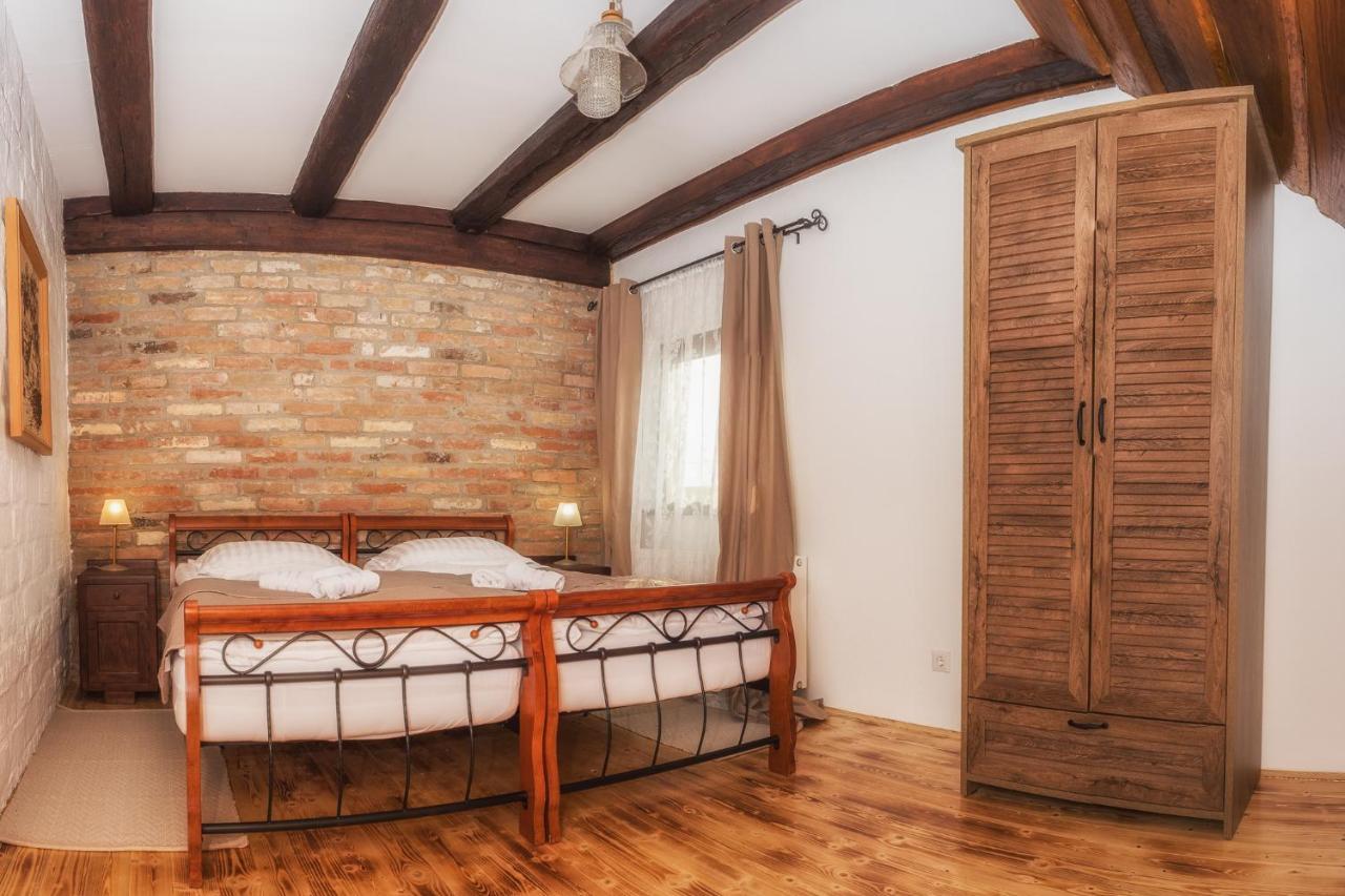 Tri Mudraca Inn Karanac エクステリア 写真