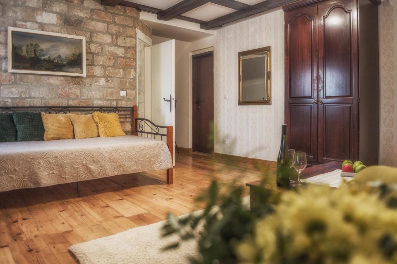 Tri Mudraca Inn Karanac エクステリア 写真