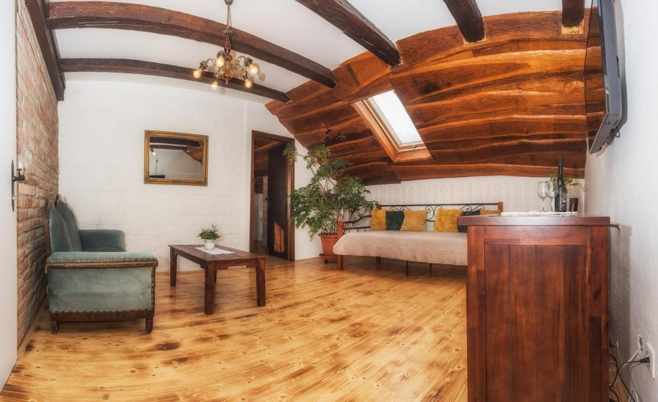 Tri Mudraca Inn Karanac エクステリア 写真