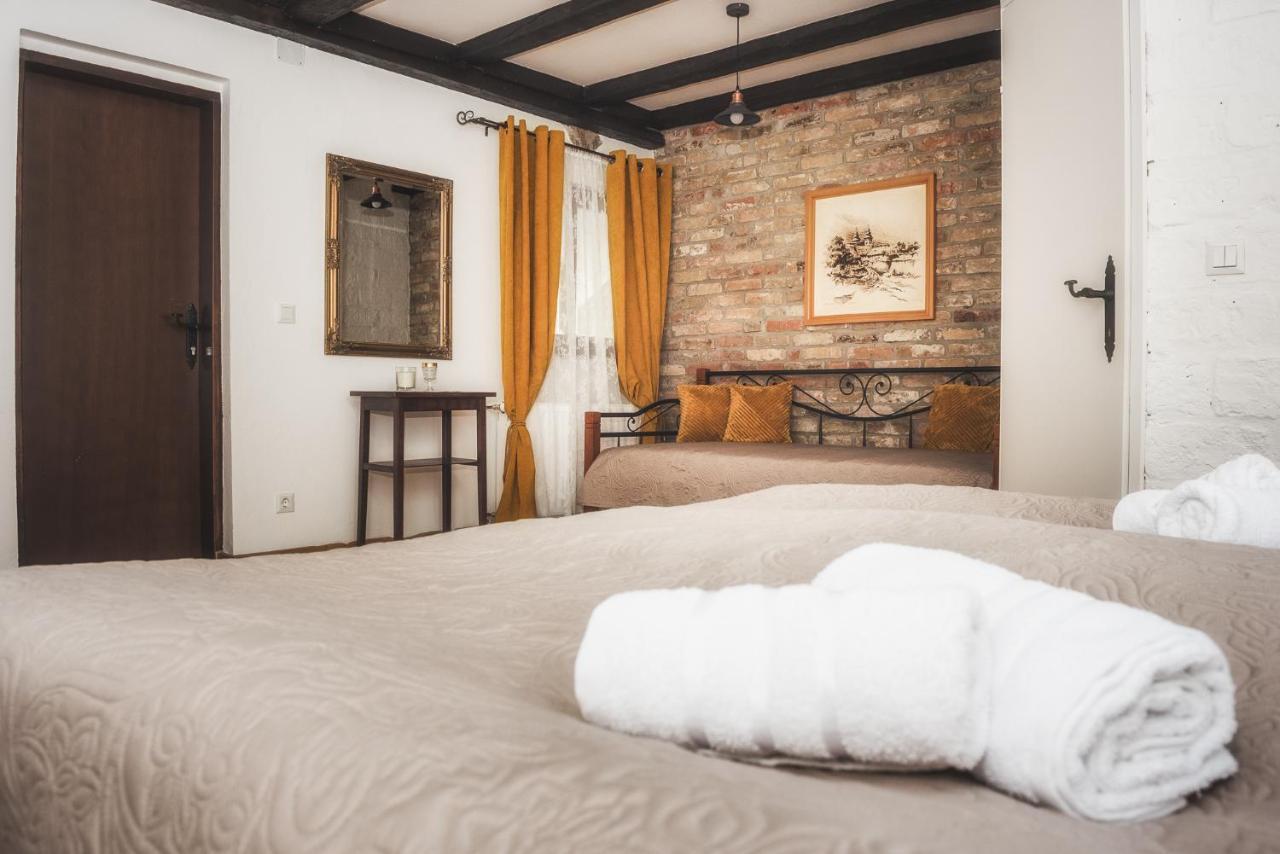 Tri Mudraca Inn Karanac エクステリア 写真