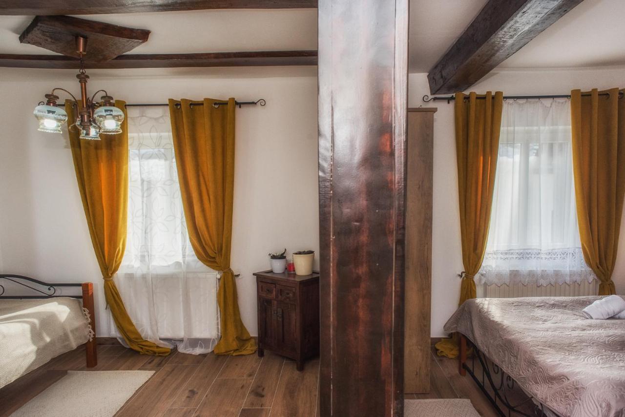 Tri Mudraca Inn Karanac 部屋 写真