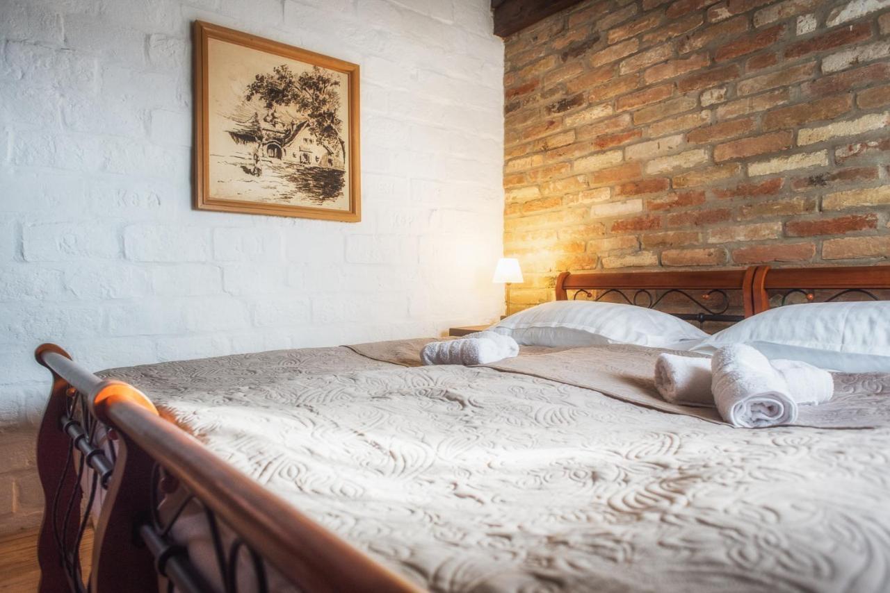 Tri Mudraca Inn Karanac エクステリア 写真