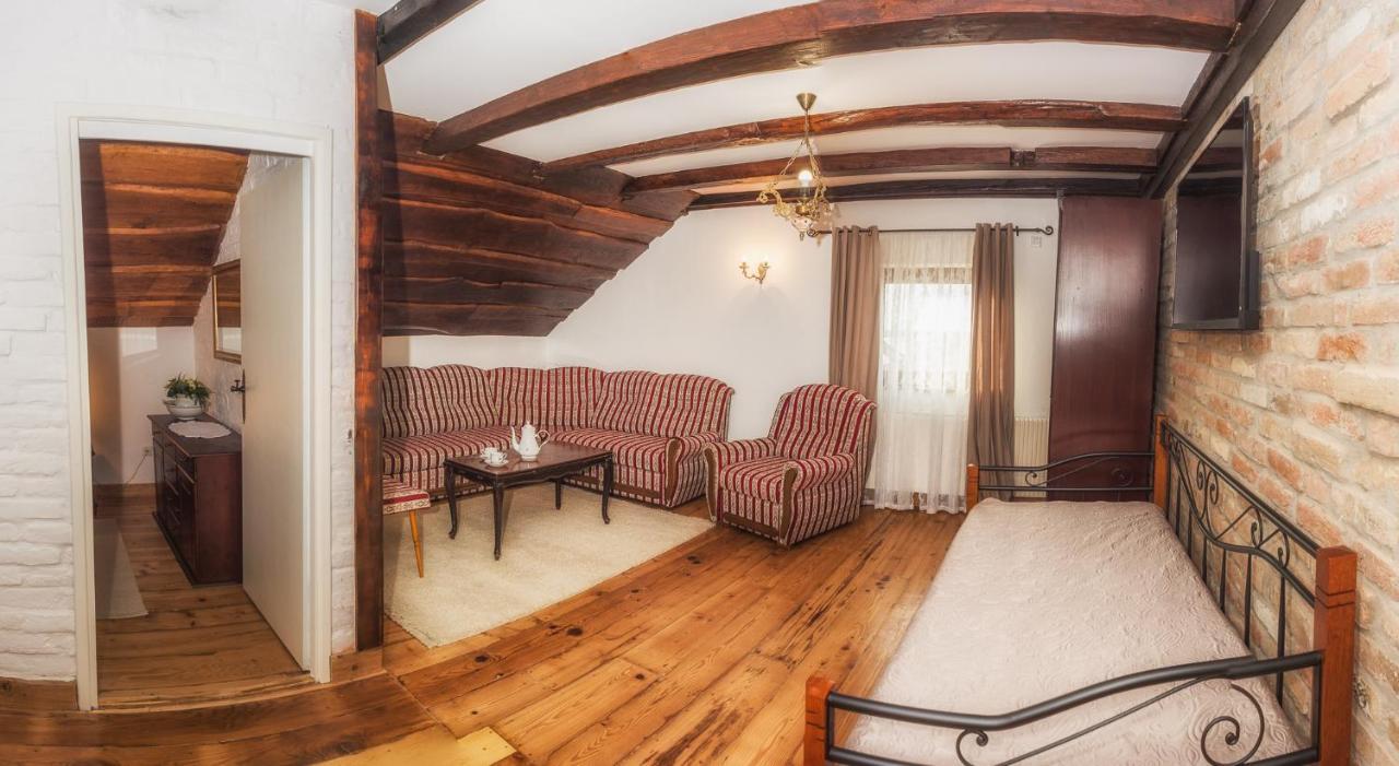 Tri Mudraca Inn Karanac エクステリア 写真