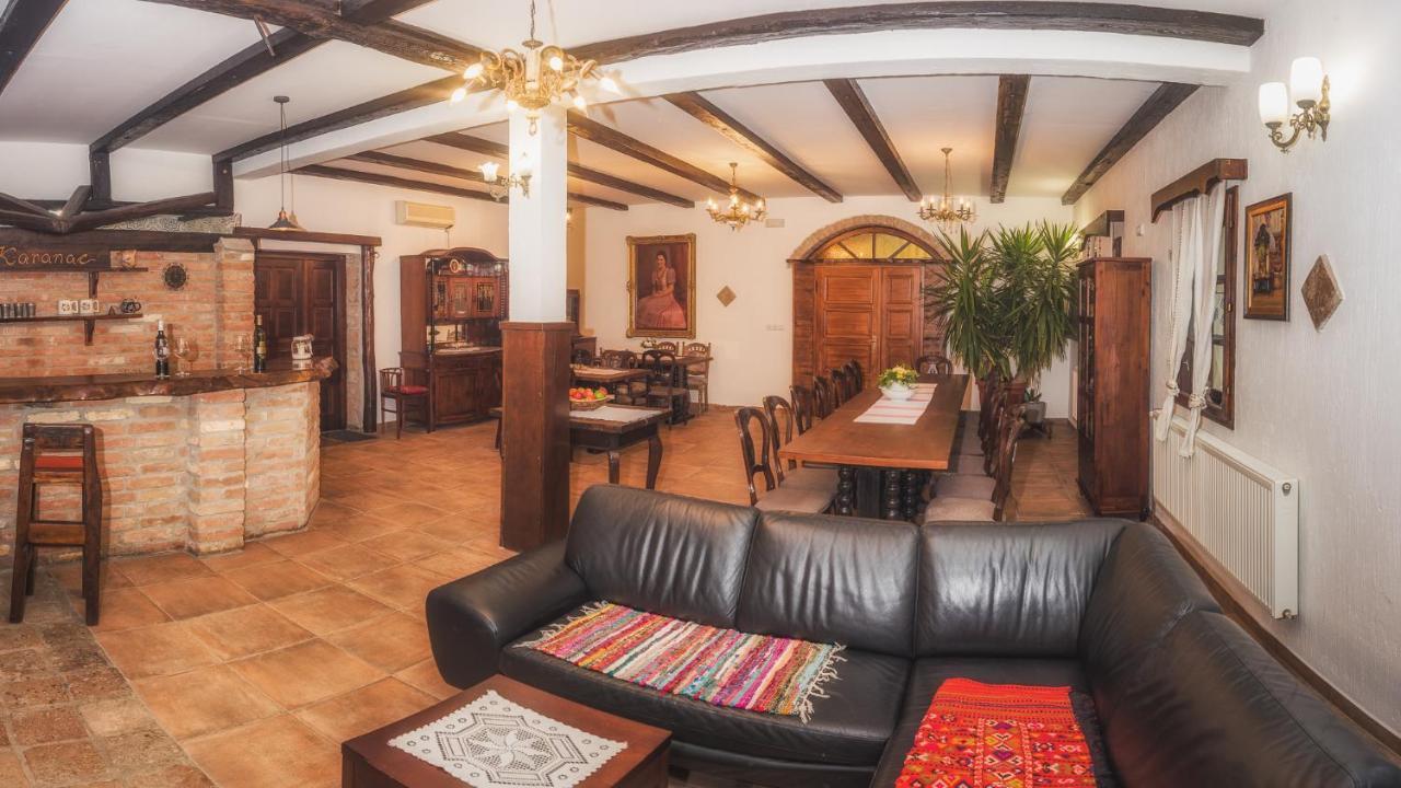 Tri Mudraca Inn Karanac エクステリア 写真