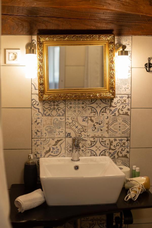 Tri Mudraca Inn Karanac エクステリア 写真